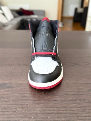 Nike Air Jordan 1 Retro High OG Black Toe