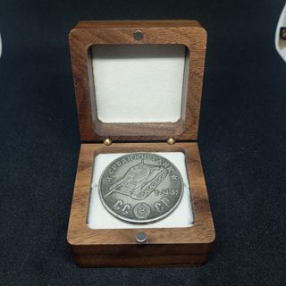 URSS TANQUE T-34-85 MONEDA EN ESTUCHE DE MADERA