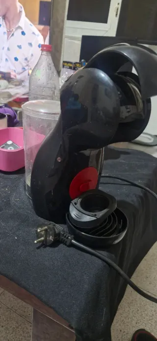 Cafetera Nescafé Dolce Gusto Negra