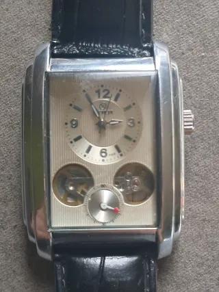 Reloj de pulsera plateado para hombre