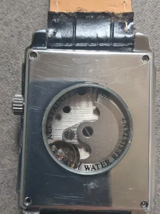 Reloj de pulsera plateado para hombre