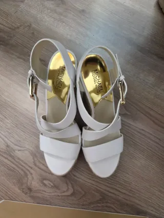Sandalias Michael Kors Plataforma Blancas