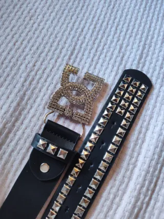 Cinturón DC Punk con Tachuelas Plateadas