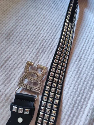 Cinturón DC Punk con Tachuelas Plateadas