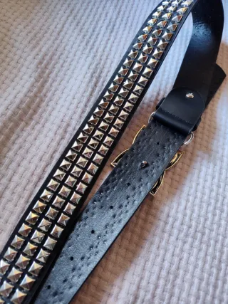 Cinturón DC Punk con Tachuelas Plateadas