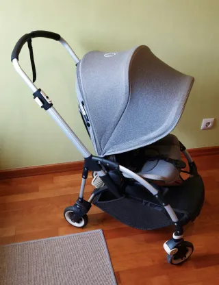 Carrito Bugaboo Bee gris con saco nido