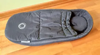 Carrito Bugaboo Bee gris con saco nido