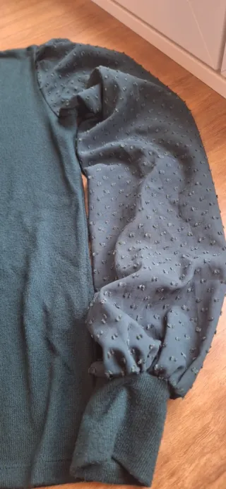 Jersey Stradivarius verde mangas plumeti