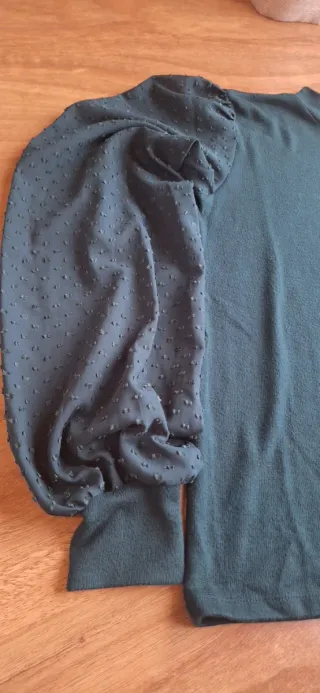 Jersey Stradivarius verde mangas plumeti