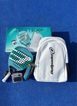1 PACK PADEL BULLPADEL Pala+mochila+bolas+grip