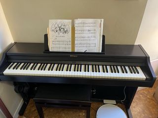 Piano Roland RD501R