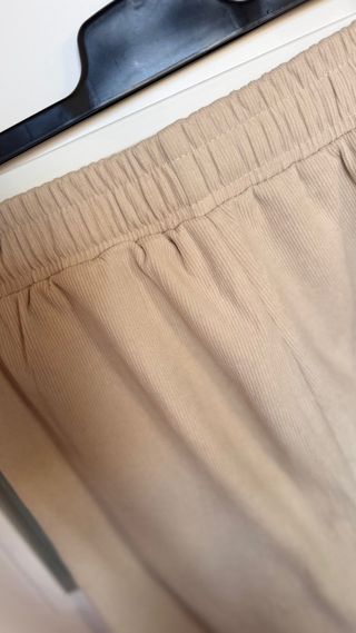Pantalones de terciopelo beige