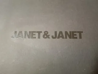 Botín piel negro Janet & Janet pedrería