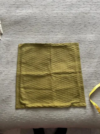 Conjunto mantel y cojines tela zig-zag