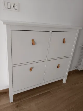 Zapatero Ikea Hemnes Madera y Cuero