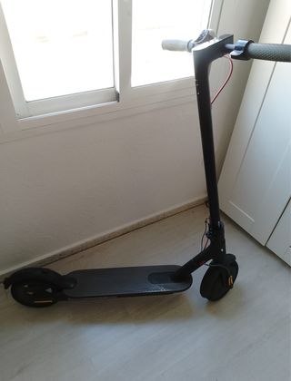 Patinete eléctrico con ruedas de recambio
