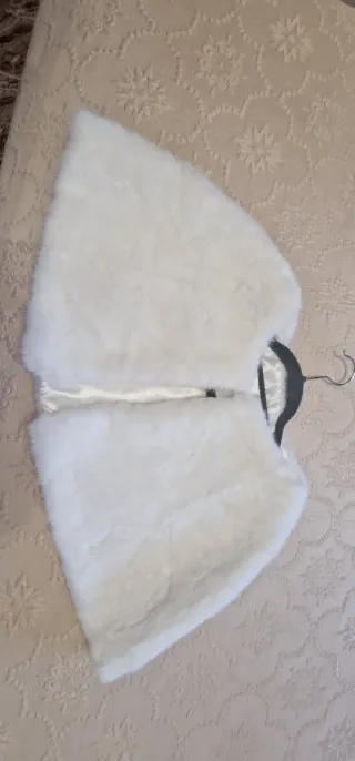 Chal de pelo blanco para niña