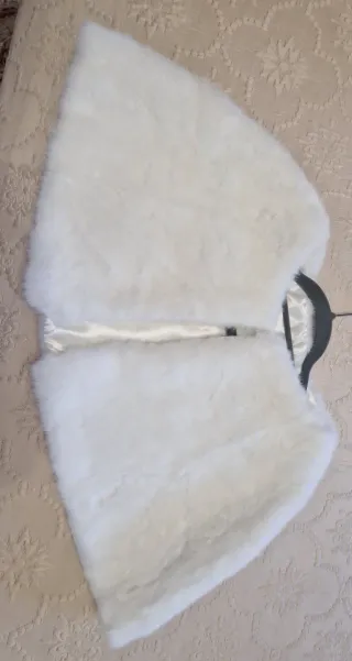 Chal de pelo blanco para niña