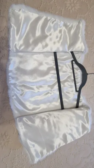 Chal de pelo blanco para niña