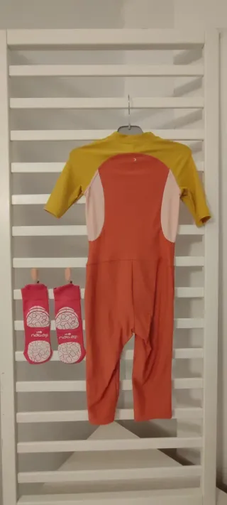 Neopreno y calcetines piscina