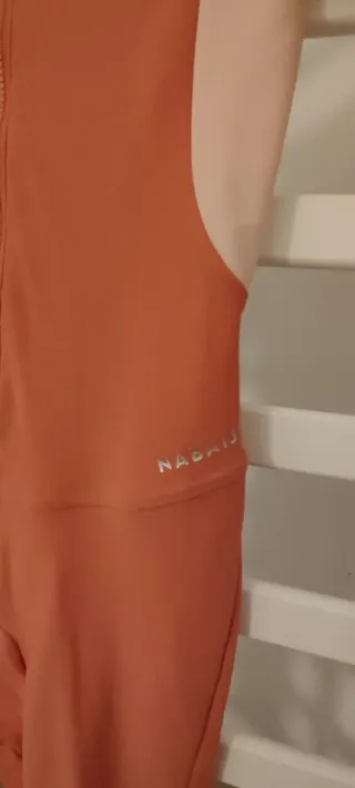 Neopreno y calcetines piscina