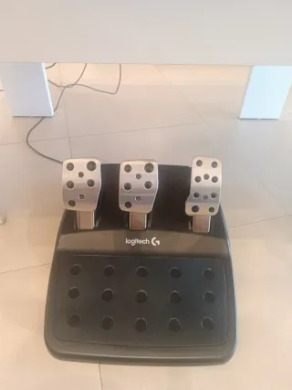 Logitech G920 Driving Dual Force Feedback.