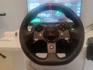 Logitech G920 Driving Dual Force Feedback.