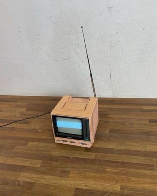 Precioso mini televisor Irradio vintage, rosa