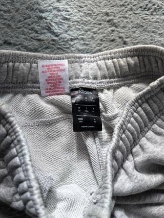 Pantalón chándal gris Adidas