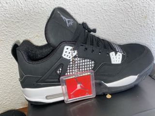 Zapatillas Jordan Negras y Blancas