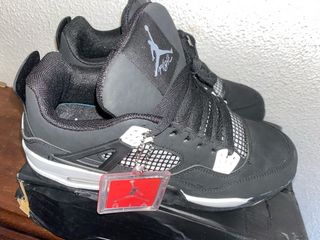 Zapatillas Jordan Negras y Blancas