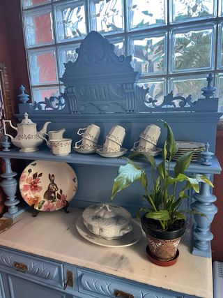 Antiguo aparador restaurado azul 100 años