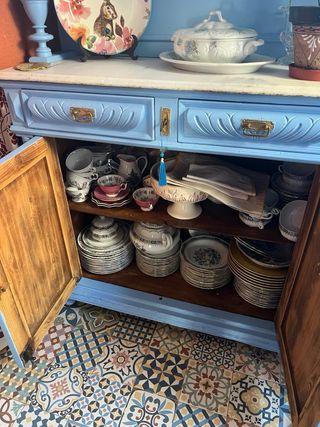 Antiguo aparador restaurado azul 100 años