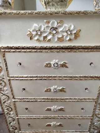 Cassettiera vintage oro e bianco