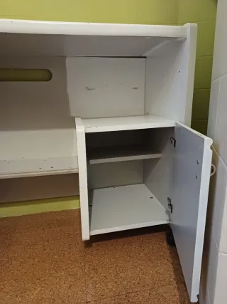 Secretária branca com gaveta