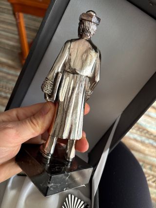 Figura abogado resina baño plata