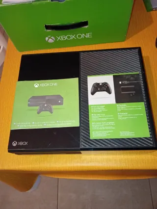 Xbox One con controller, cuffiette, cavi 2 games