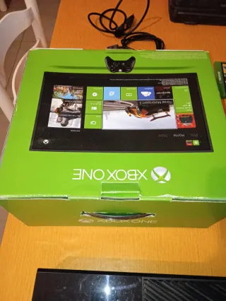 Xbox One con controller, cuffiette, cavi 2 games