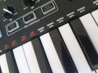 Controlador MIDI AKAI MPK2 Mini