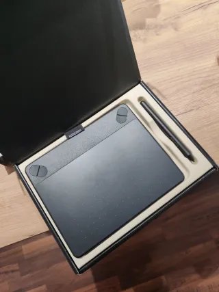 Wacom Intuos Art Tableta Gráfica