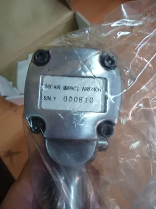 Pistola de impacto neumática 3/8