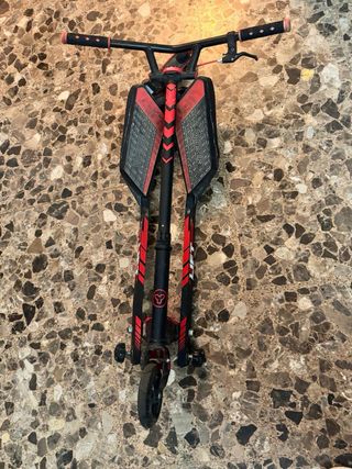 Patinete 3 Ruedas Negro y Rojo