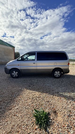 Hyundai H1 2.5 CRDi Starex