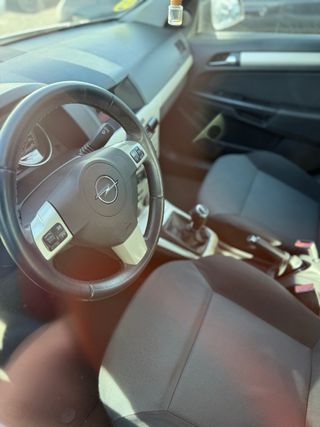 Opel Astra Sedan 1.7 cdti 2009