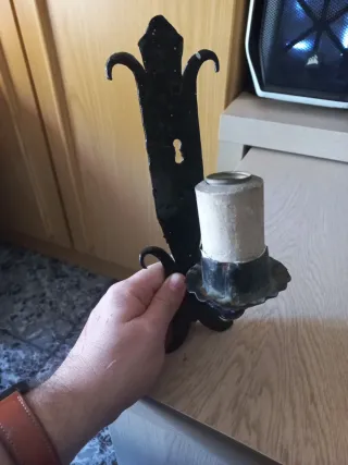 Lámpara de pared metal negra tengo tres