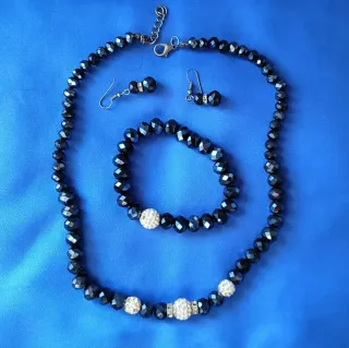 Conjunto collar, pulsera y pendientes