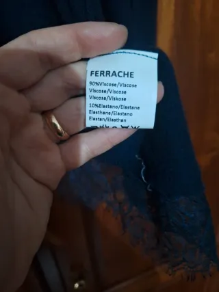 Casaco azul comprido com renda