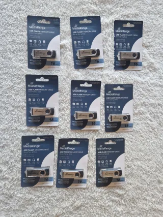 Memory 16GB 9pz MediaRange USB Flash Drive