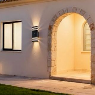 Lámpara LED de exterior con sensor de movimiento