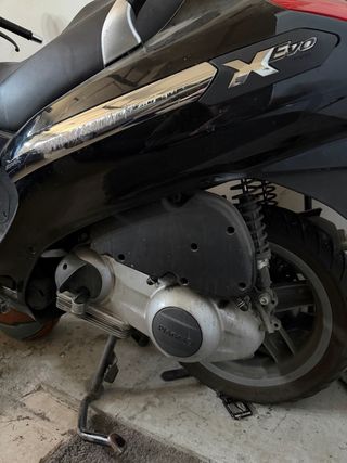 Piaggio Xevo 125 Negro